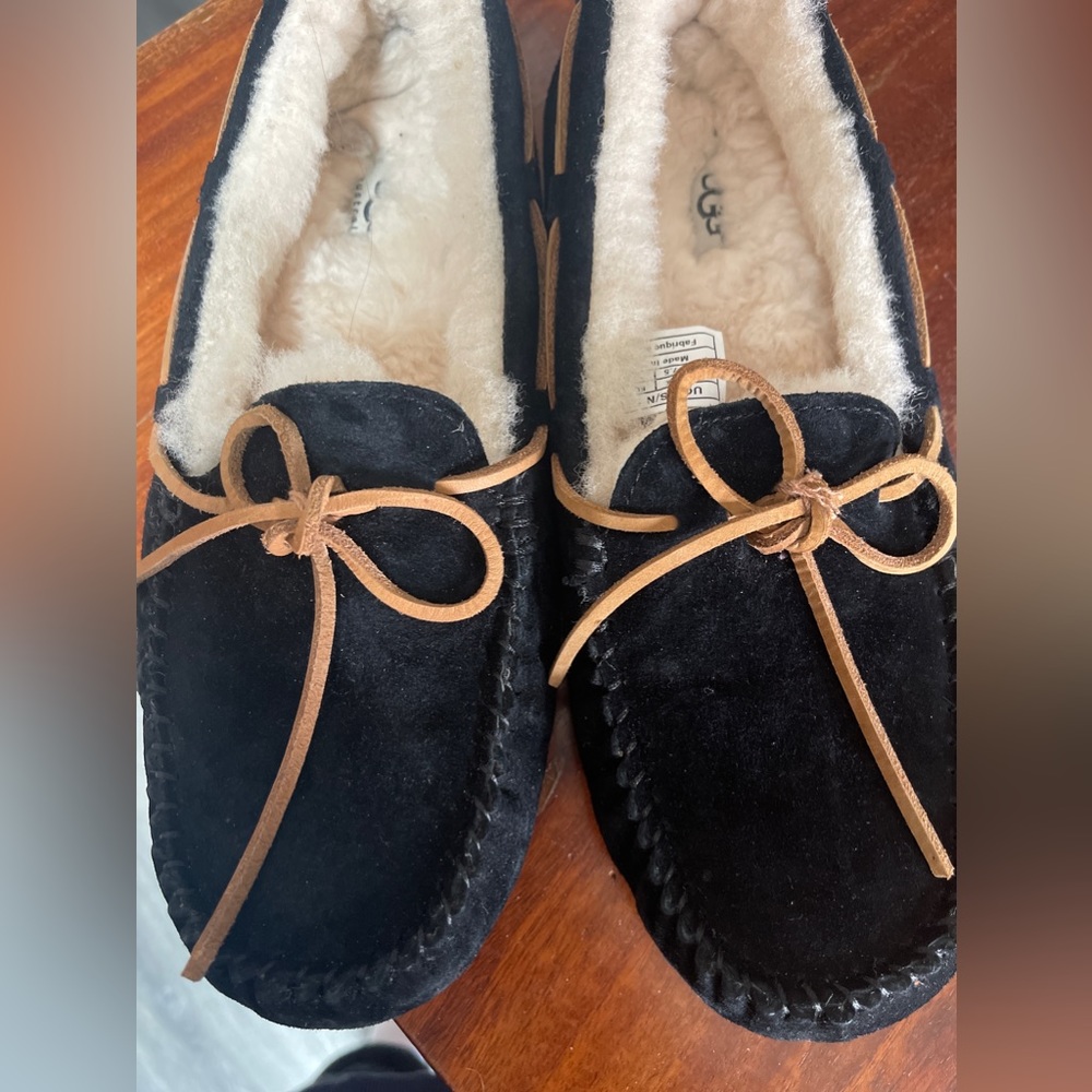 Women’s Black UGG slippers